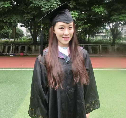 钢琴教师--聂榕