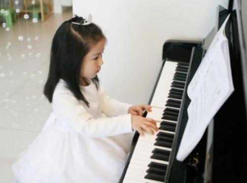 小学音乐欣赏教学实践研究